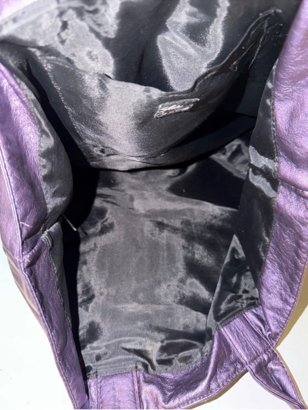 Sak’s Fifth Avenue Large Purple Shiny Metallic Leather Tote - Picture 9 of 12
